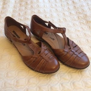 clarks women's wendy alto fisherman sandal